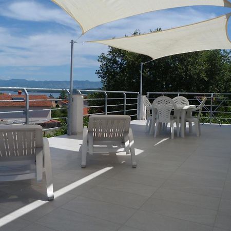 Apartments Monja & Dadi, Malinska, Вантачичи Екстериор снимка