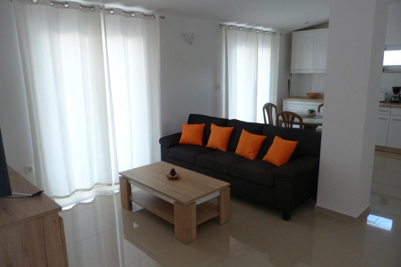 Apartments Monja & Dadi, Malinska, Вантачичи Екстериор снимка