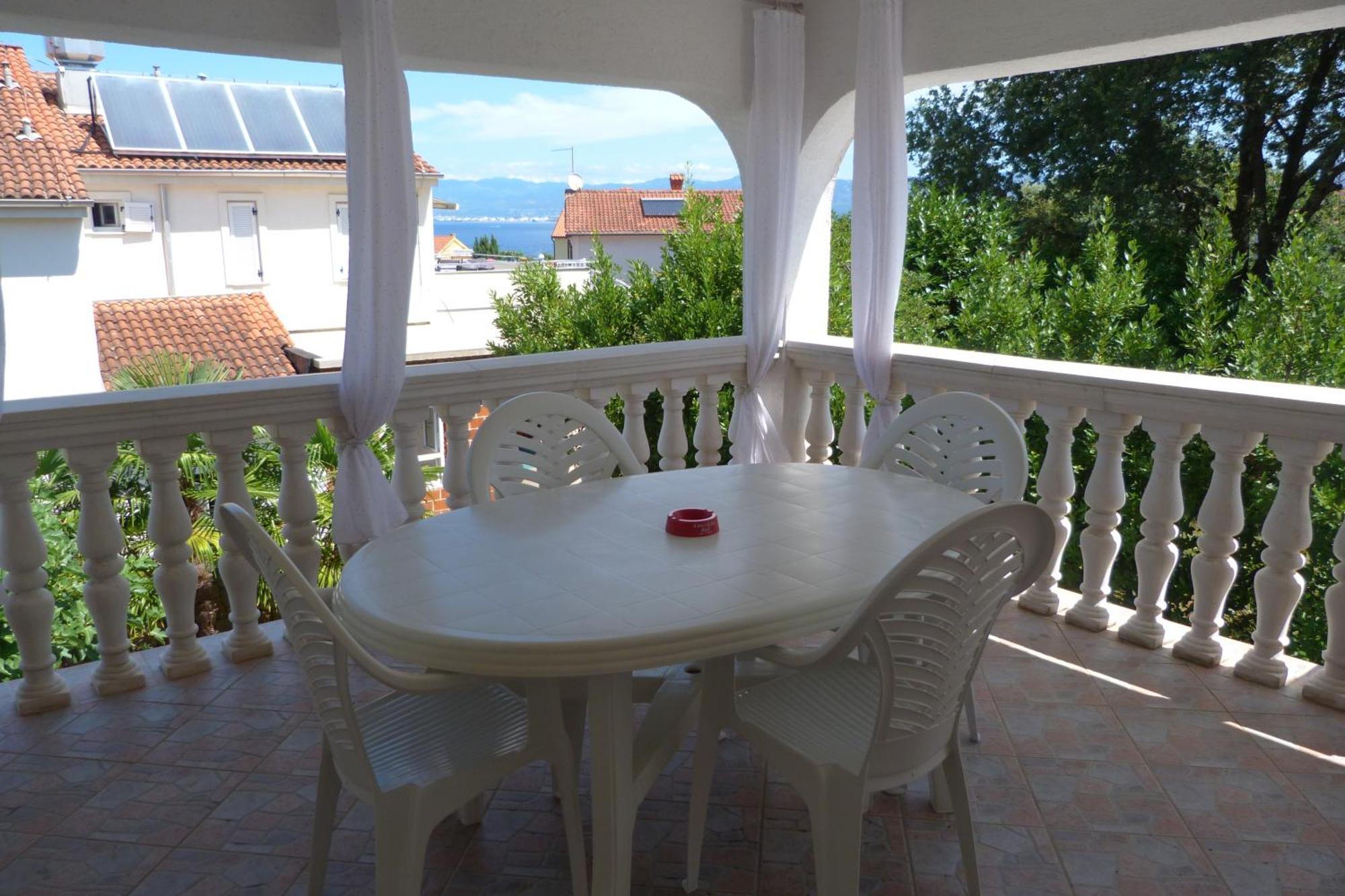 Apartments Monja & Dadi, Malinska, Вантачичи Екстериор снимка