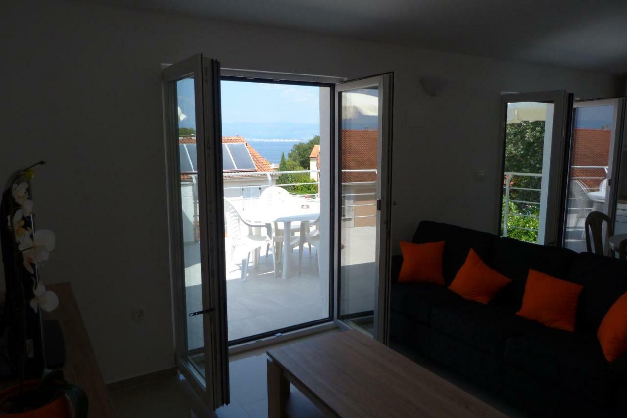 Apartments Monja & Dadi, Malinska, Вантачичи Екстериор снимка