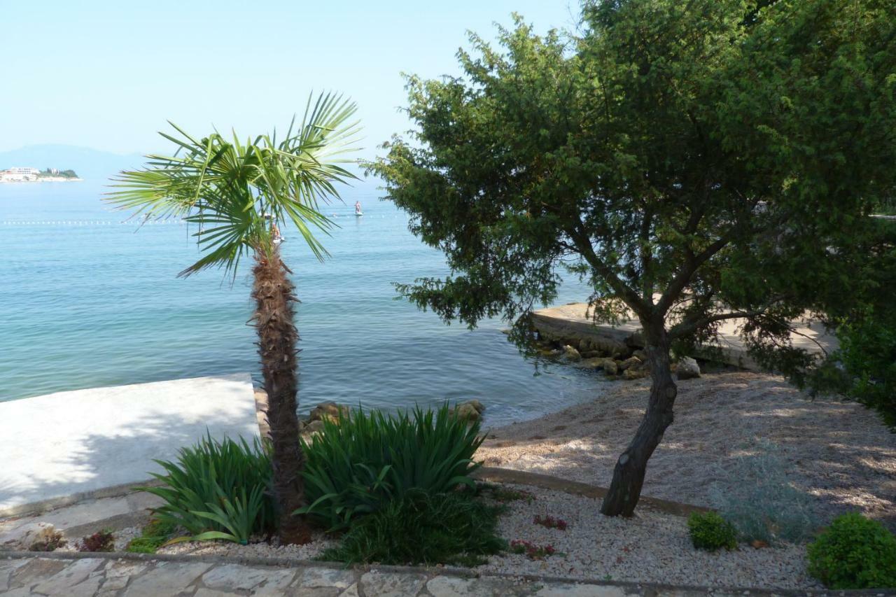 Apartments Monja & Dadi, Malinska, Вантачичи Екстериор снимка